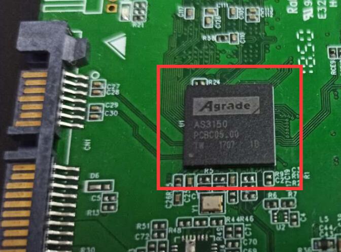 我們?nèi)绾芜x擇一款好的工業(yè)級(jí)固態(tài)硬盤？